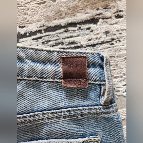 Hidden Straight Leg Jeans - Picture 2 of 6